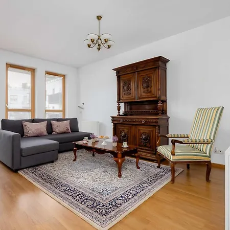 Wilanow Charming With Free Parking By Renters