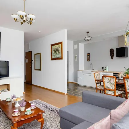 Wilanow Charming With Free Parking By Renters アパート *
