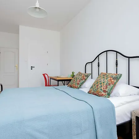 Wilanow Charming With Free Parking By Renters ワルシャワ