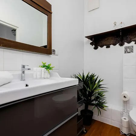 アパート Wilanow Charming With Free Parking By Renters ワルシャワ