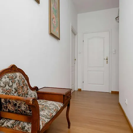 Wilanow Charming With Free Parking By Renters